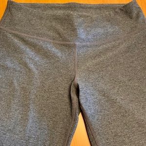 Grey cropped yoga/running pants